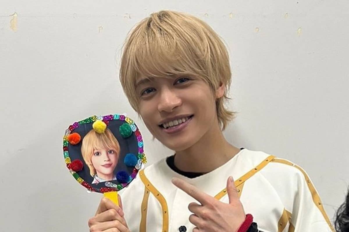 WEST・中間淳太　台湾ファンミでの“1万円ツーショット”が物議、トップアイドル事務所が踏み込む“接触ビジネス化”に一部ファンが違和感 | Smart FLASH/スマフラ[光文社週刊誌]