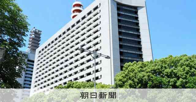 警官が軽トラに発砲、制止振り切り急発進か　公妨容疑で運転の男逮捕 [東京都]：朝日新聞