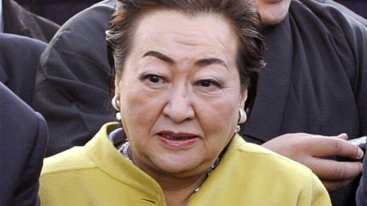 細木は政界の黒幕を｢お酒で殺した｣と言った…暴露本を書いたライターだけが知る｢ヤクザより怖い細木数子｣ | PRESIDENT Online（プレジデントオンライン）