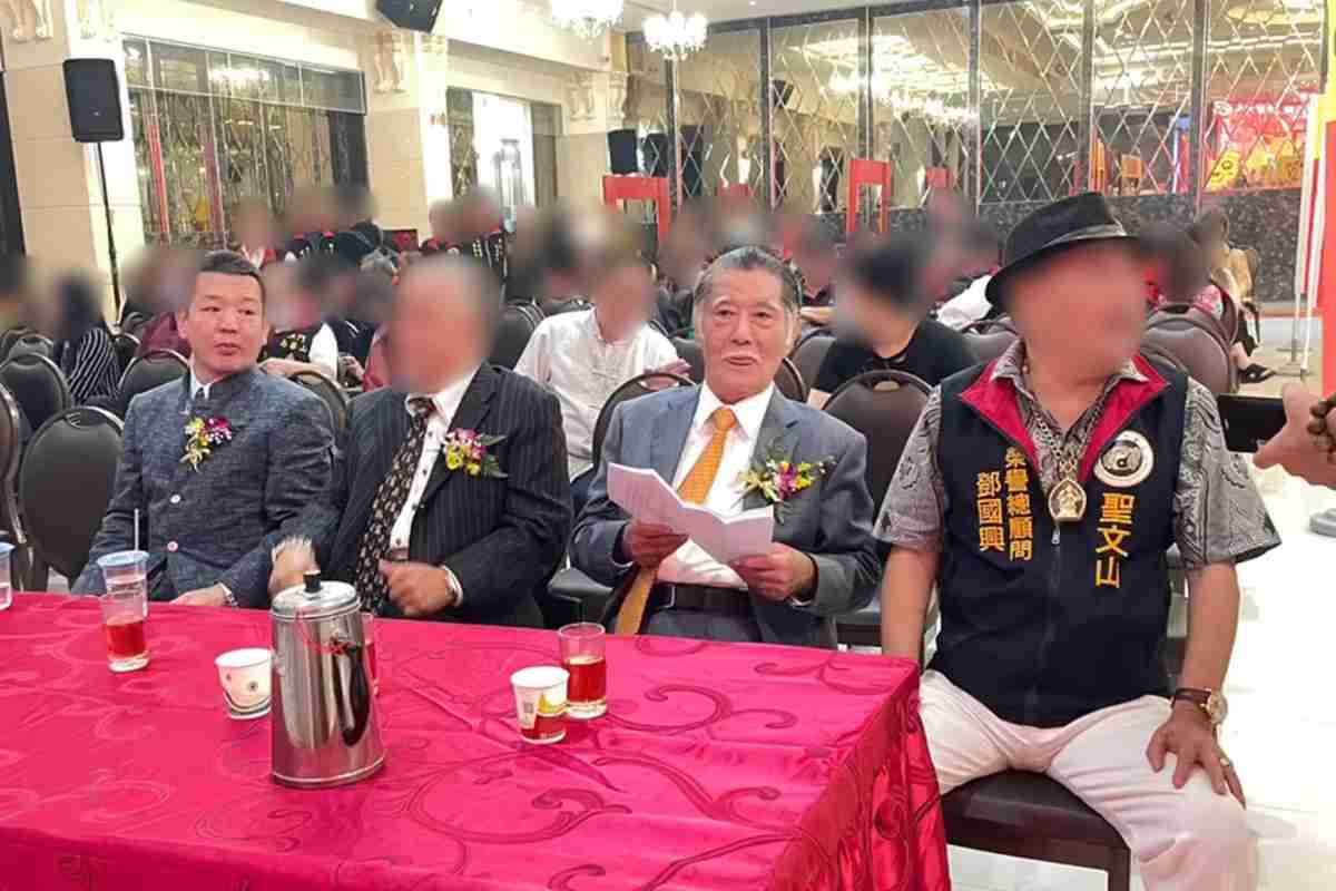 《中国による「沖縄浸透工作」への関与はあるのか》中華マフィアのドンと沖縄の指定暴力団「旭琉会」のつながりの中で浮上した“日・台の公安がマークする男”｜NEWSポストセブン