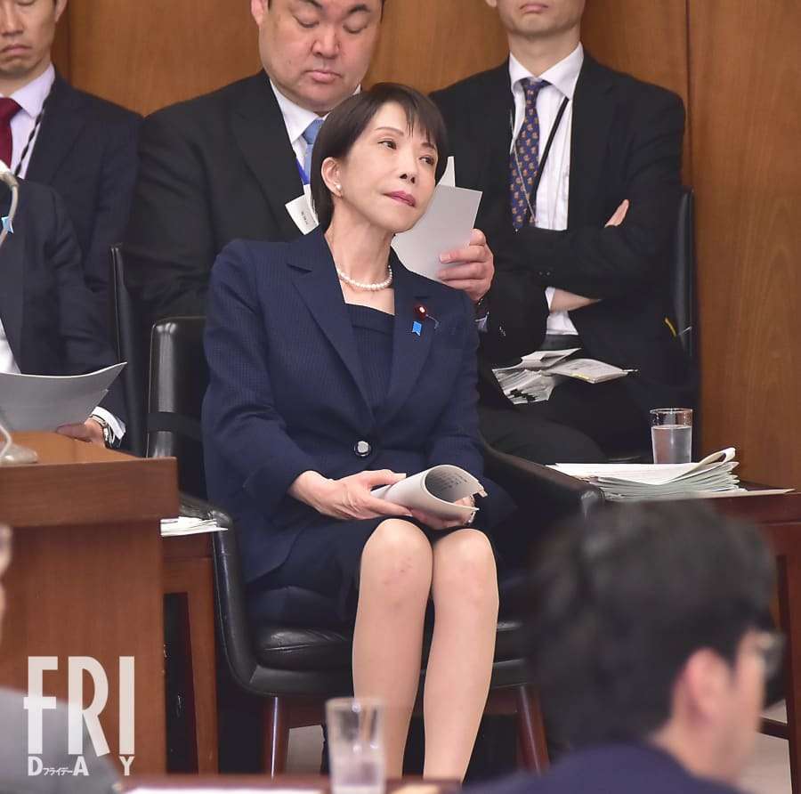 「食料品消費税ゼロ」は暗礁に…高市早苗首相「物価高に打つ手ナシ」虚空を見つめる″孤独な女帝″（FRIDAY） - Yahoo!ニュース