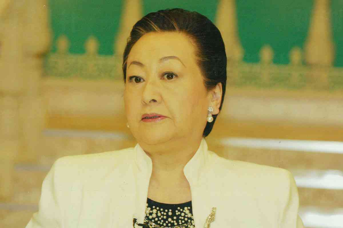 「認知症が進行した安岡に酒を飲ませ『結婚誓約書』を書かせ…」　『地獄に堕ちるわよ』が描かない細木数子のもう一つの顔　「島倉千代子を『食い物』のように搾取」 | デイリー新潮