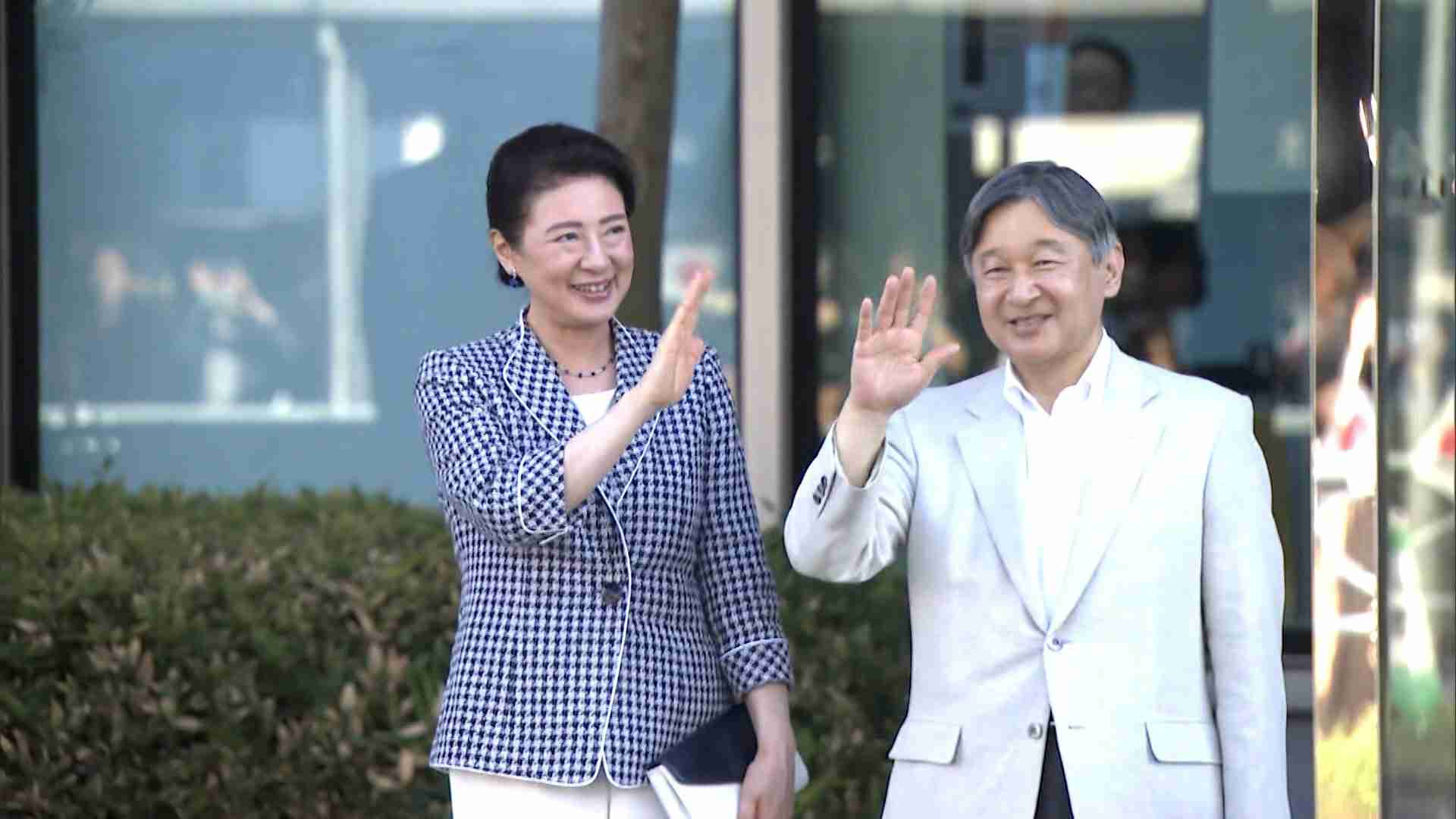 天皇皇后両陛下が愛媛県を訪問　“奇跡のシロクマ”「ピース」に皇后さま涙「会うのが夢でした」（FNNプライムオンライン（フジテレビ系）） - Yahoo!ニュース
