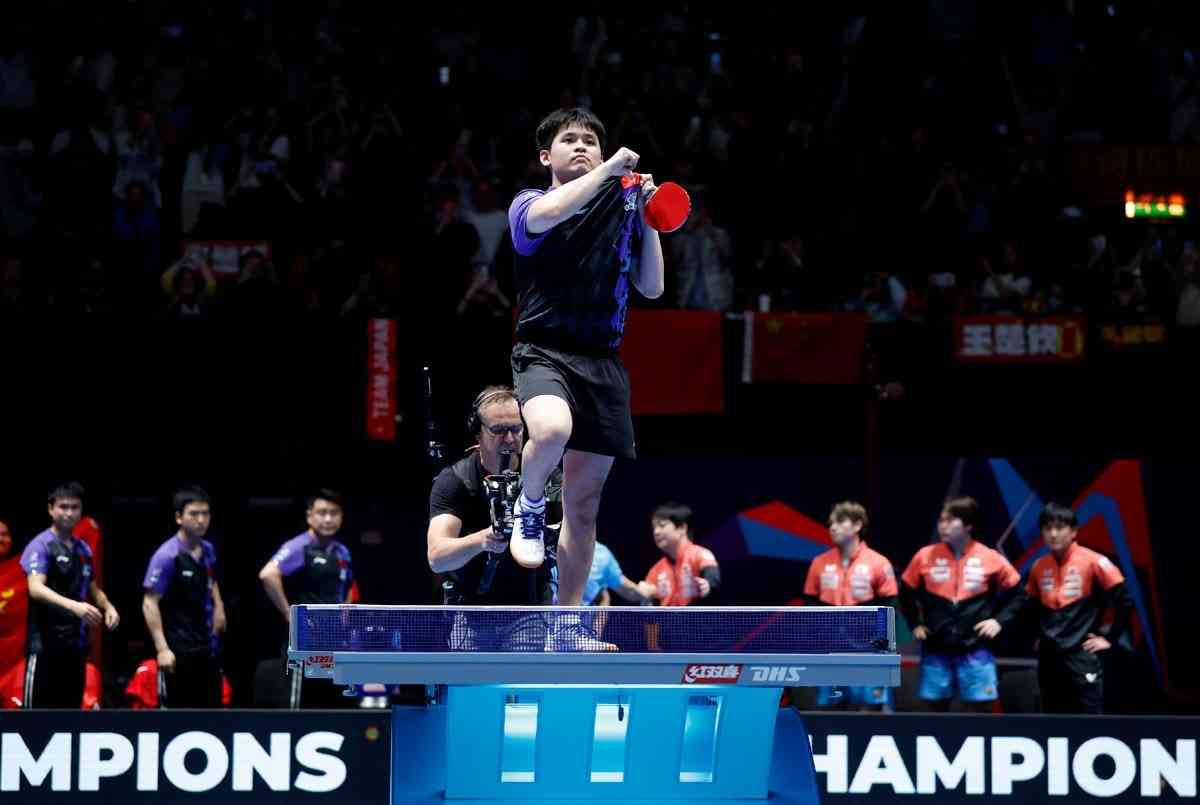 【卓球】男子金の中国選手も卓球台に立って喜び物議　中国解説者「ダメダメ！」もネット上は擁護の声 | 東スポWEB