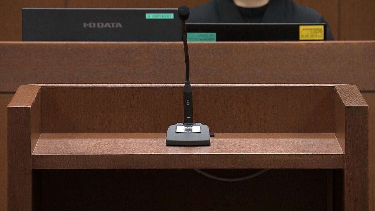 静かな法廷内にペチペチと音が響く　判決を言い渡される男は自身の頬をこぶしでたたき続けた　女性客など10人に性的暴行・わいせつ行為等の罪里庄町ゲストハウス経営の男（52）控訴審で下された判決は【ゲストハウス連続性的暴行事件　第4回/全4回】 | 岡山・香川のニュース | 天気 | RSK山陽放送