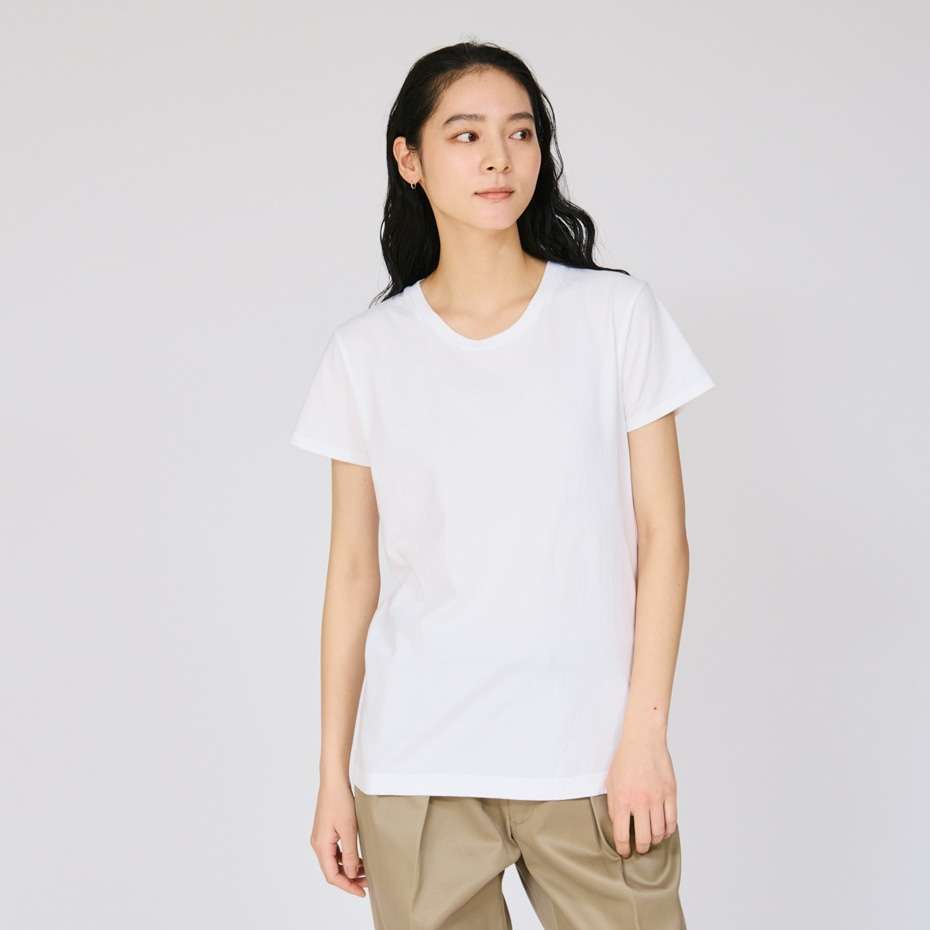 1枚で着られる白Tシャツ