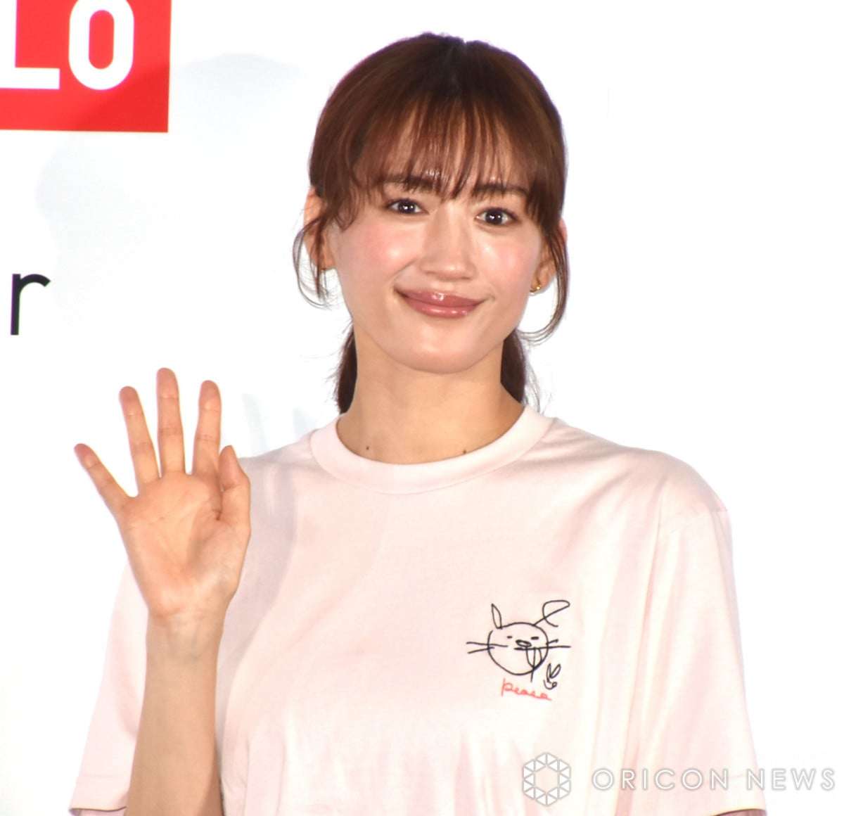 綾瀬はるか、私物の服を難民支援へ　ウクライナ人女性が受け取る「会えたらお礼に髪を切ってあげますね」  | オリコンニュース（ORICON NEWS）