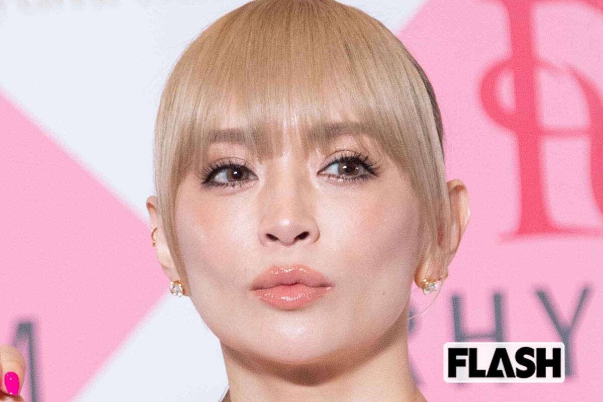 浜崎あゆみ、なかやまきんに君に「ほめられた!!」上腕二頭筋を公開…47歳でも衰えぬボディメイクへ情熱 | Smart FLASH/スマフラ[光文社週刊誌]