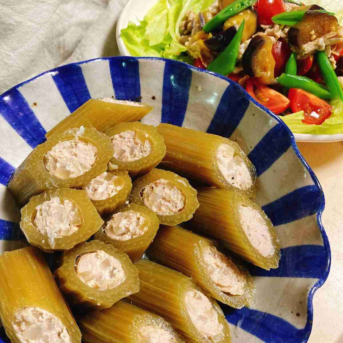 網走監獄で食べた監獄飯にあったバカでかいフキの含め煮が美味しすぎて忘れられない…というかこれは本当にフキだったんでしょうか？→道民「これデカいの？」