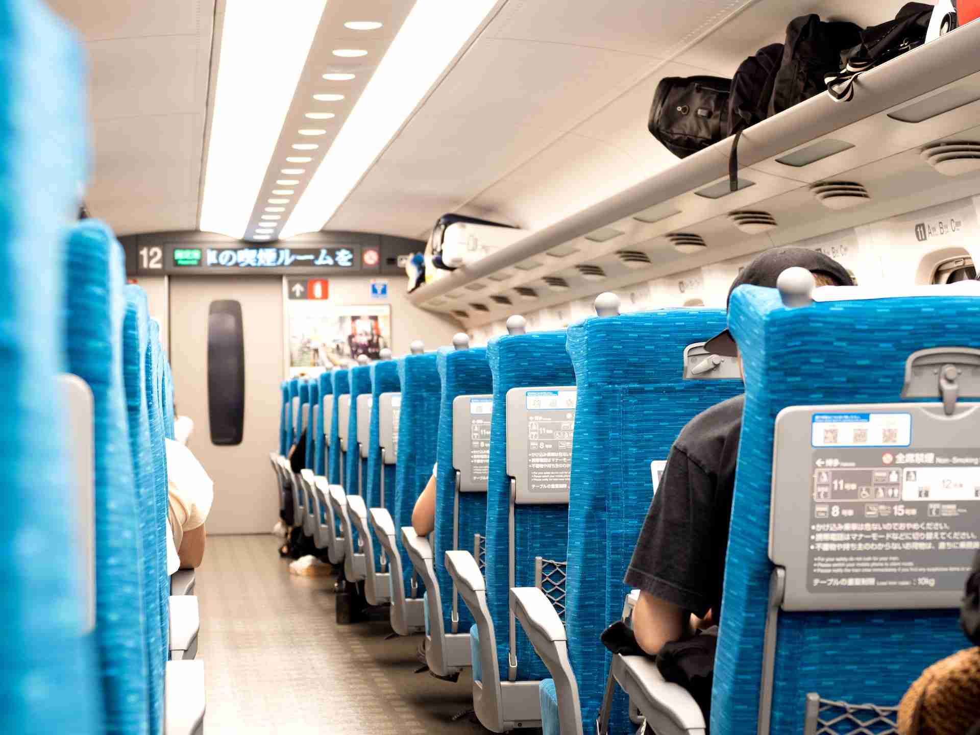 新幹線の指定席で「席替わって」を断ったら舌打ちされ…迷惑客の撃退法を大激論 | イチオシ | ichioshi
