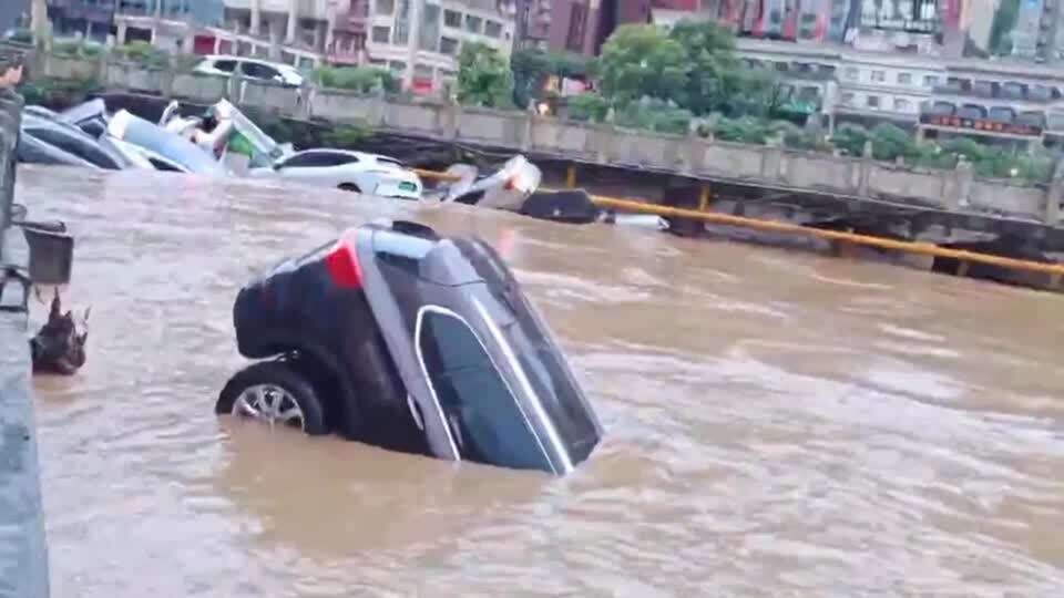 中国各地で洪水被害拡大、20人超死亡　濁流に車流される（ロイター） - Yahoo!ニュース