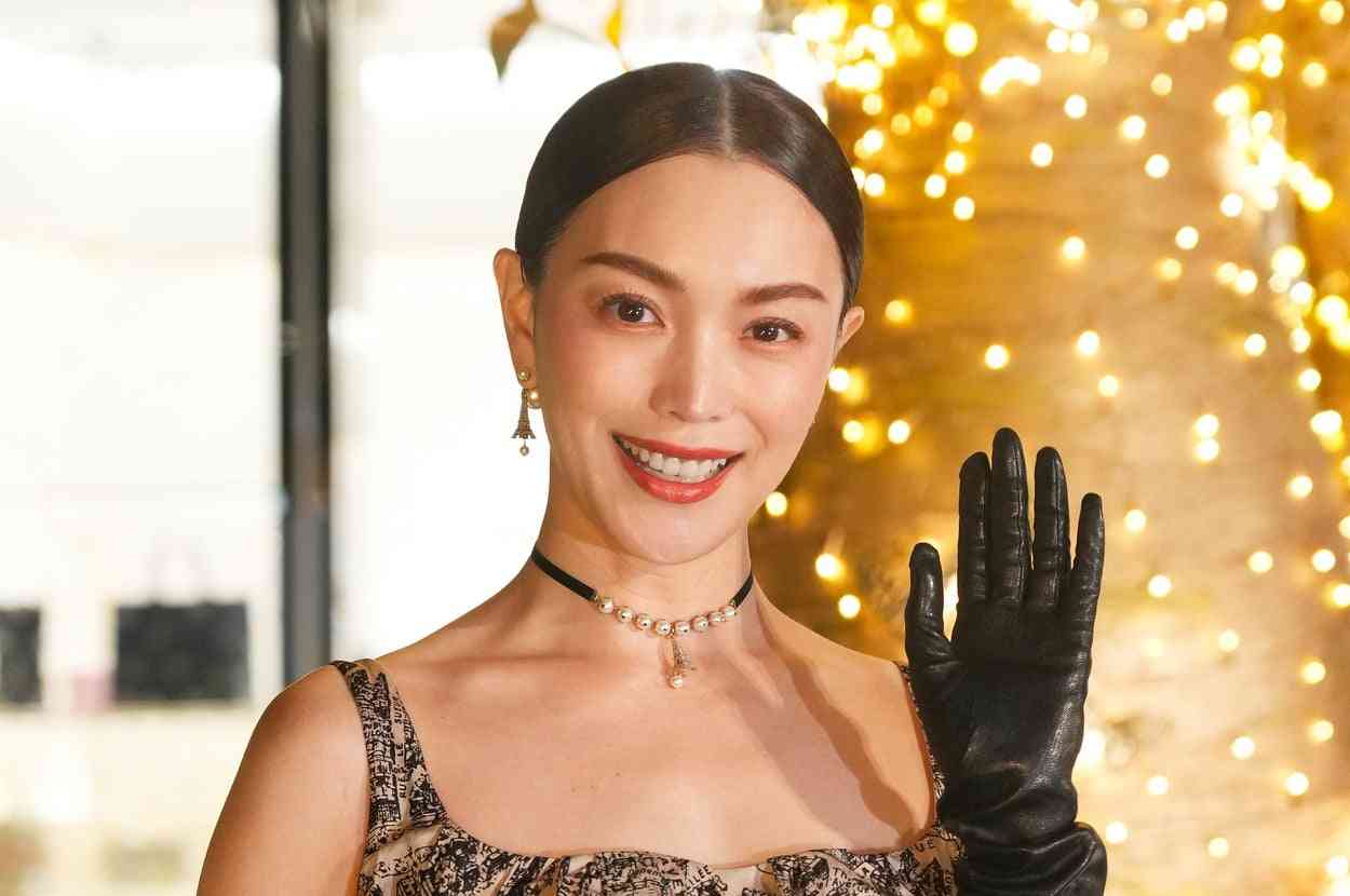「合成なのか？」蛯原友里の近影にSNSざわつく「上がユリさん？？」「何度も見てしまいました」【画像＆動画】