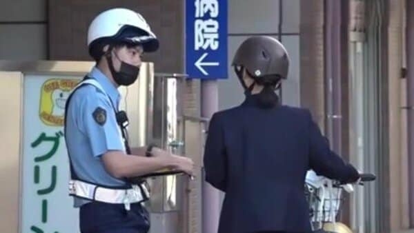 自転車「青切符」4月中に全国で2147件　一時不停止が全体の4割、次に“ながら運転”　「指導警告票」は前年度月平均上回る｜FNNプライムオンライン