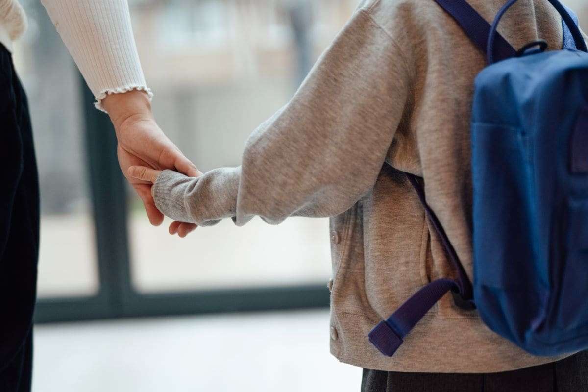 「席が別れた子どもを隣に座らせたい」新幹線指定席、周辺客に座席交換を頼んで「連続で断られた」女性客。その言動はあつかましいのか【専門家助言】  | FORZA STYLE｜ファッション＆ライフスタイル[フォルツァスタイル]