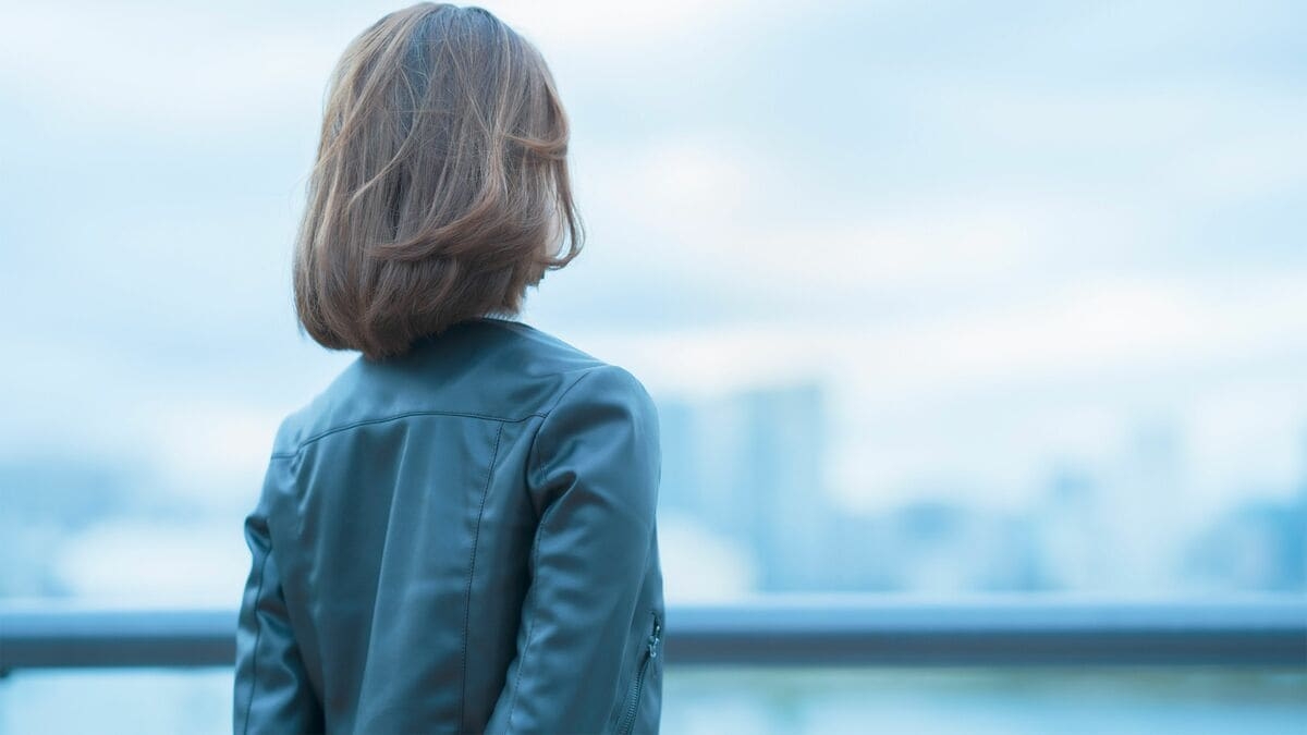 女性も｢低年収だから結婚できない｣時代…日本の若者がますます結婚できなくなっている根本原因 初職が非正規の女性の既婚率は34%にとどまる | PRESIDENT Online（プレジデントオンライン）