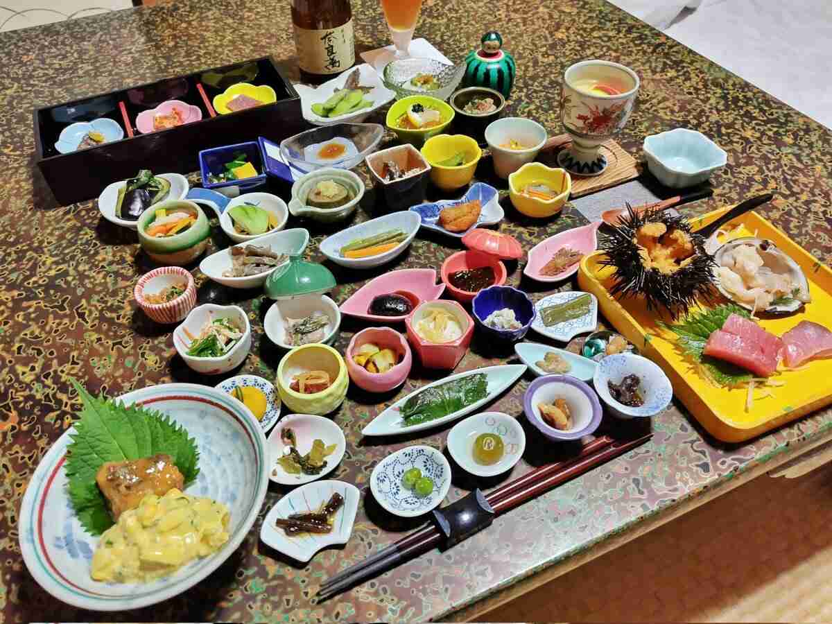 小さな贅沢がたくさん…2026年トレンドグルメ「豆皿定食」ナゼ人気？