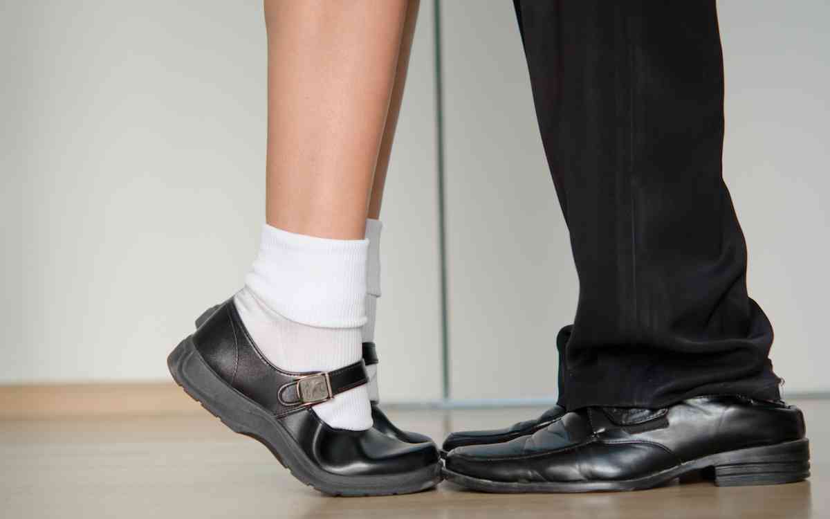 バードキスとは？ フレンチキスとの違いやバードキスをする心理を紹介 | Oggi.jp