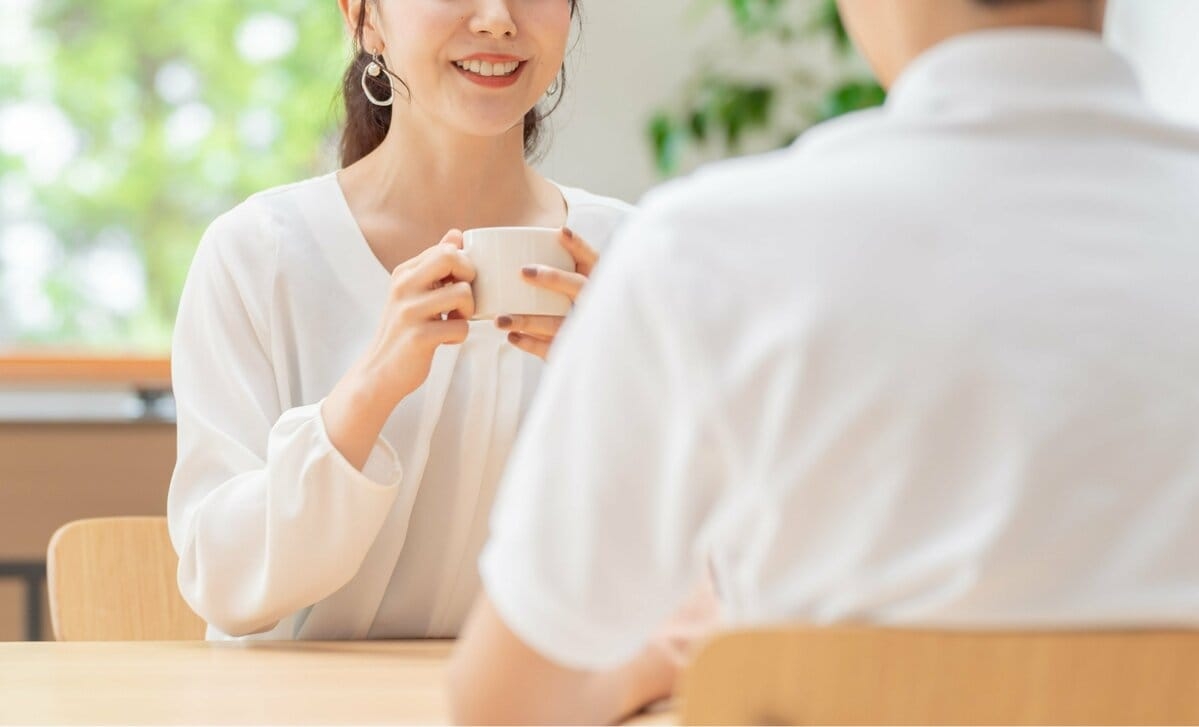 過半数が「気持ちを出さない」時代に　喜びさえも抑える理由とは？　職場と家庭で広がる“感情ミュート社会” | AERA DIGITAL（アエラデジタル）
