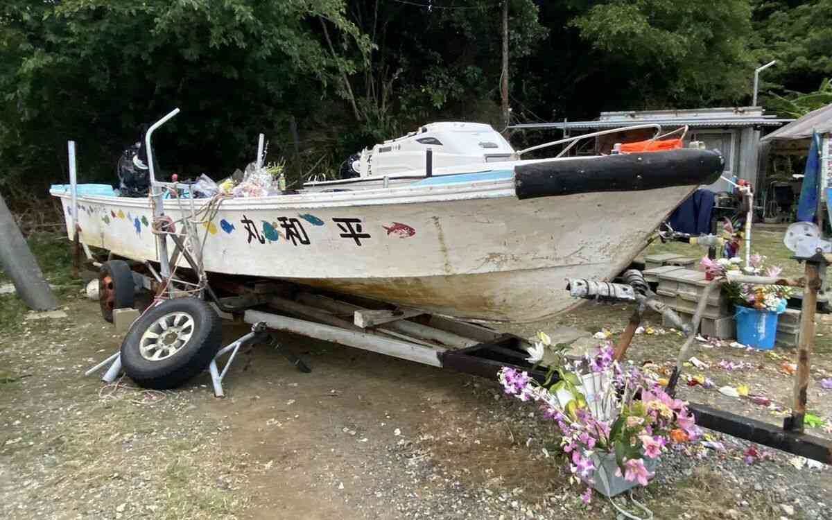 《辺野古ボート転覆》反基地団体の創設メンバーは皇太子襲撃犯だった【キャバクラ豪遊、ツケ払いを重ねていた人物も…】 | 週刊文春