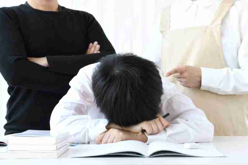 《自分はMARCH出身なのに…》我が子の「Fラン大進学を許せない」と憤る親が知らない「知能は母親から遺伝」の思い込み【医師の解説】
