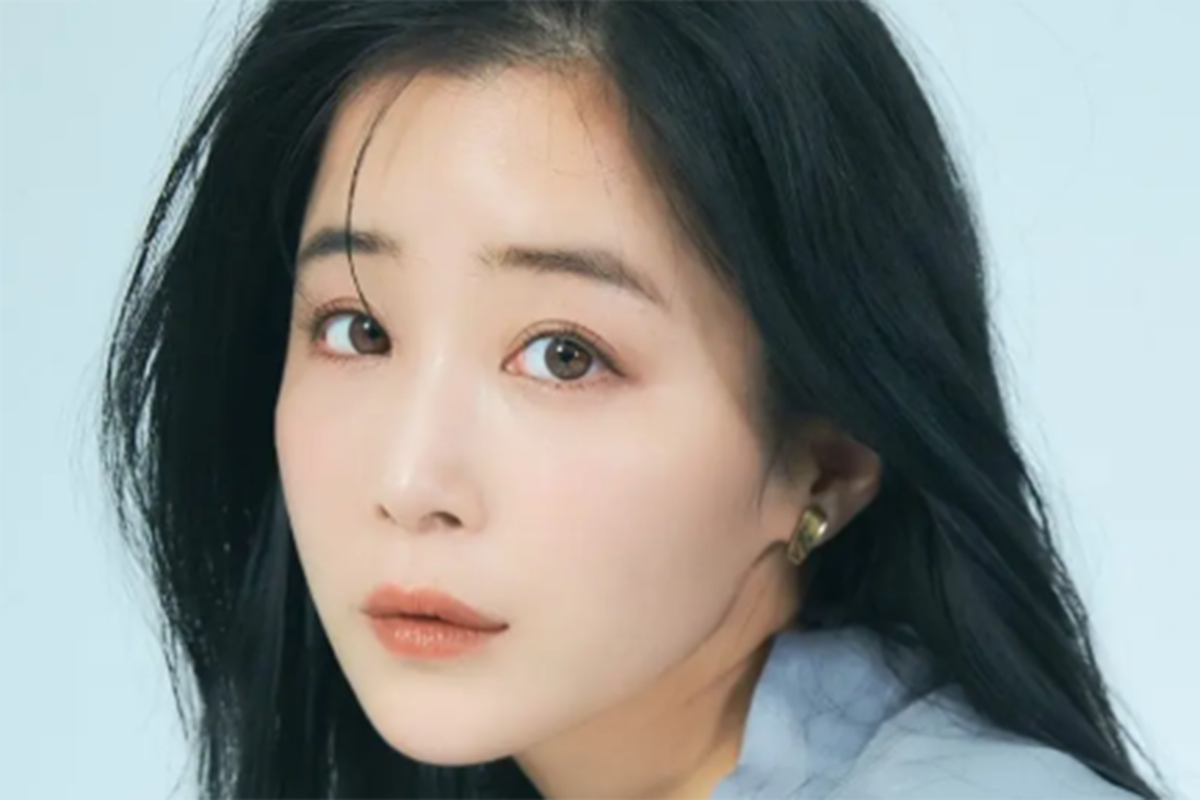 「あざといは正義」で『バチェラー』出演美女、パリでの食事シーン投稿に“不愉快そうな客”写り込み物議 | Smart FLASH/スマフラ[光文社週刊誌]
