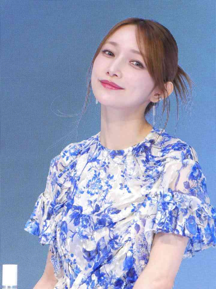 うわっ「若返ってる!」後藤真希、久々に会見に現る 透き通る美しさに騒然 透明感ママの最強ビジュ「えぐい美人」「奇跡の40歳」「努力の賜物」