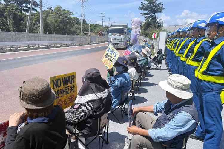 《辺野古転覆事故》基地建設反対団体「オール沖縄会議」が公式サイトで「喪明け」宣言…原因究明の結果を出さないなかで「抗議活動再開」を急ぐ理由（NEWSポストセブン） - Yahoo!ニュース