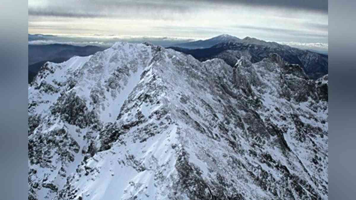 北アルプス奥穂高岳で２人遭難、うち２２歳男性死亡…「天候不良で動けなくなった」などと連絡 : 読売新聞