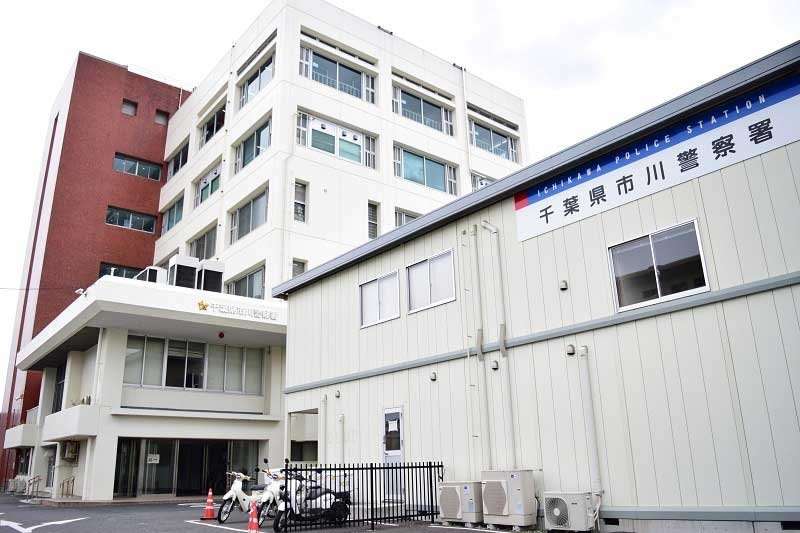 自称農水省係長を逮捕　JR市川駅構内で盗撮未遂疑い　スカート内を撮影か（千葉日報オンライン） - Yahoo!ニュース