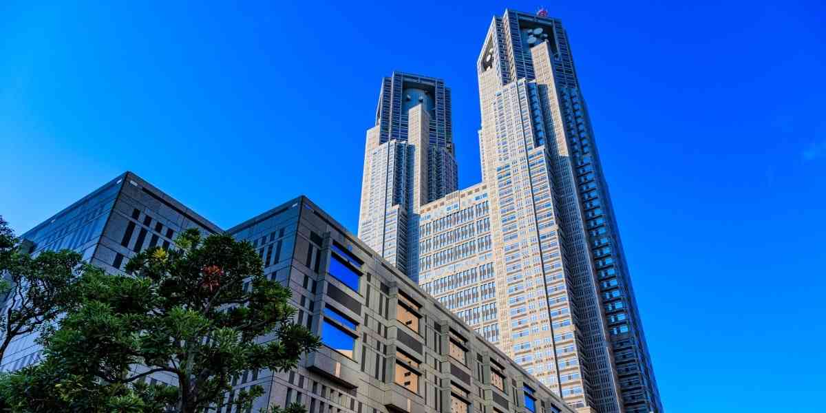 小池知事推奨の“ハーフパンツ勤務”、SNSで「きもい」拒否反応も…都庁担当者「現場にクレームなし」 - 弁護士ドットコム