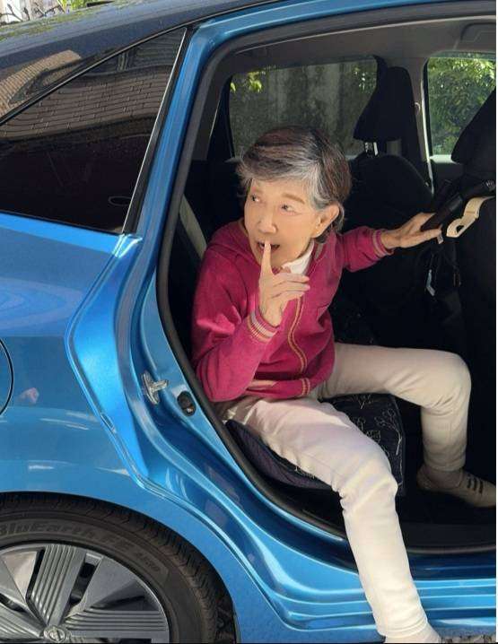 「今どう過ごしているのか…」水前寺清子〝80歳の日常ショット〟に反響「変わったけど若い」「驚きました」