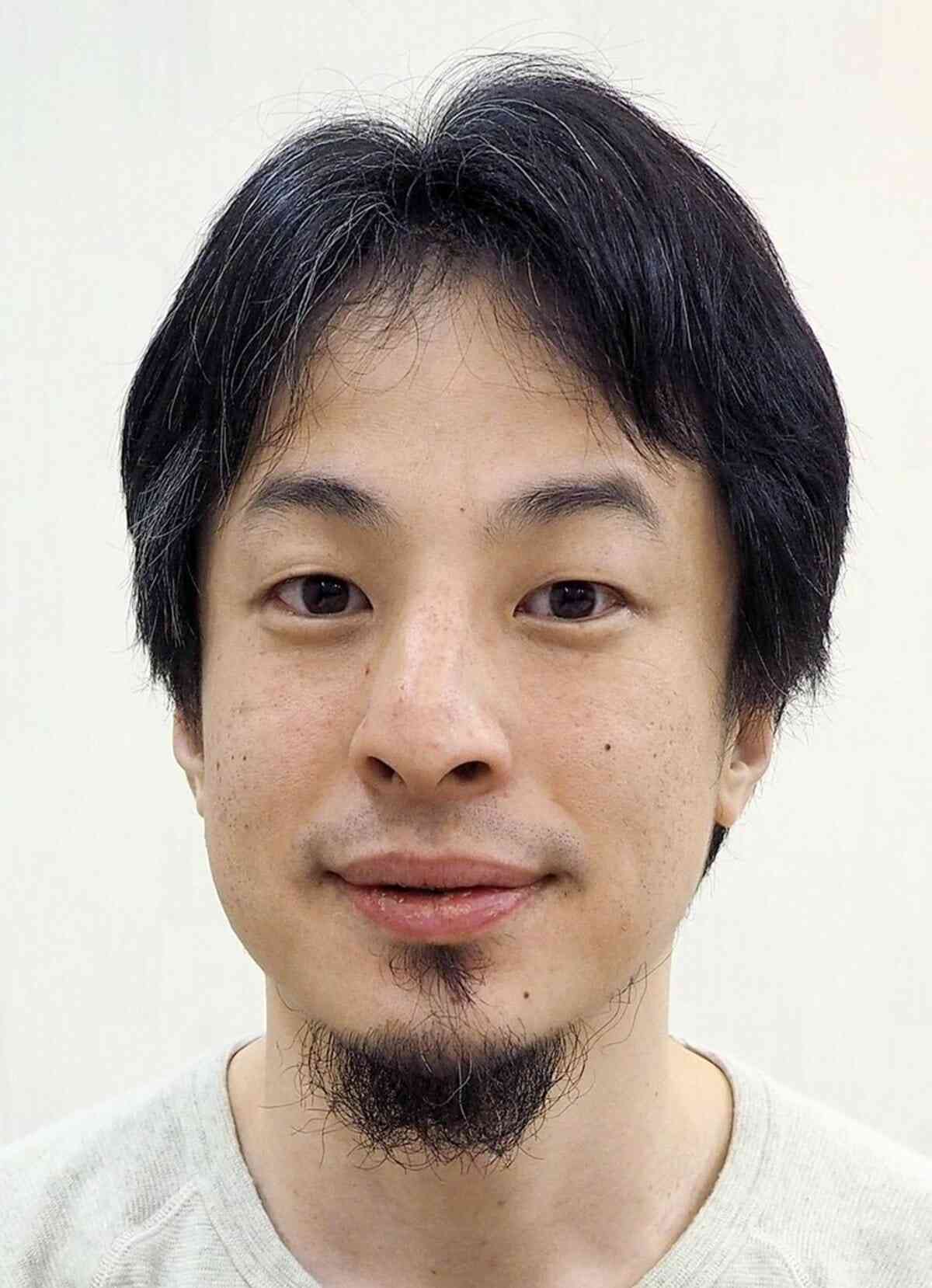 ひろゆき氏　岸防衛相と旧統一教会のつながりを批判「共産党のほうがまとも」 | 東スポWEB
