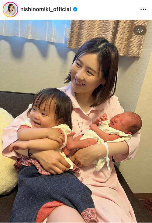 西野未姫「元気な男の子です」第2子出産報告　58歳山本圭壱＆長女と4ショットで喜び