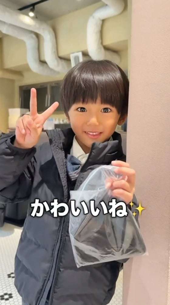 ヘアドネーションで来店、ロングヘアの“女の子”かと思ったら…30センチカット後まさかの姿に「美少年すぎる」「天使発見!」