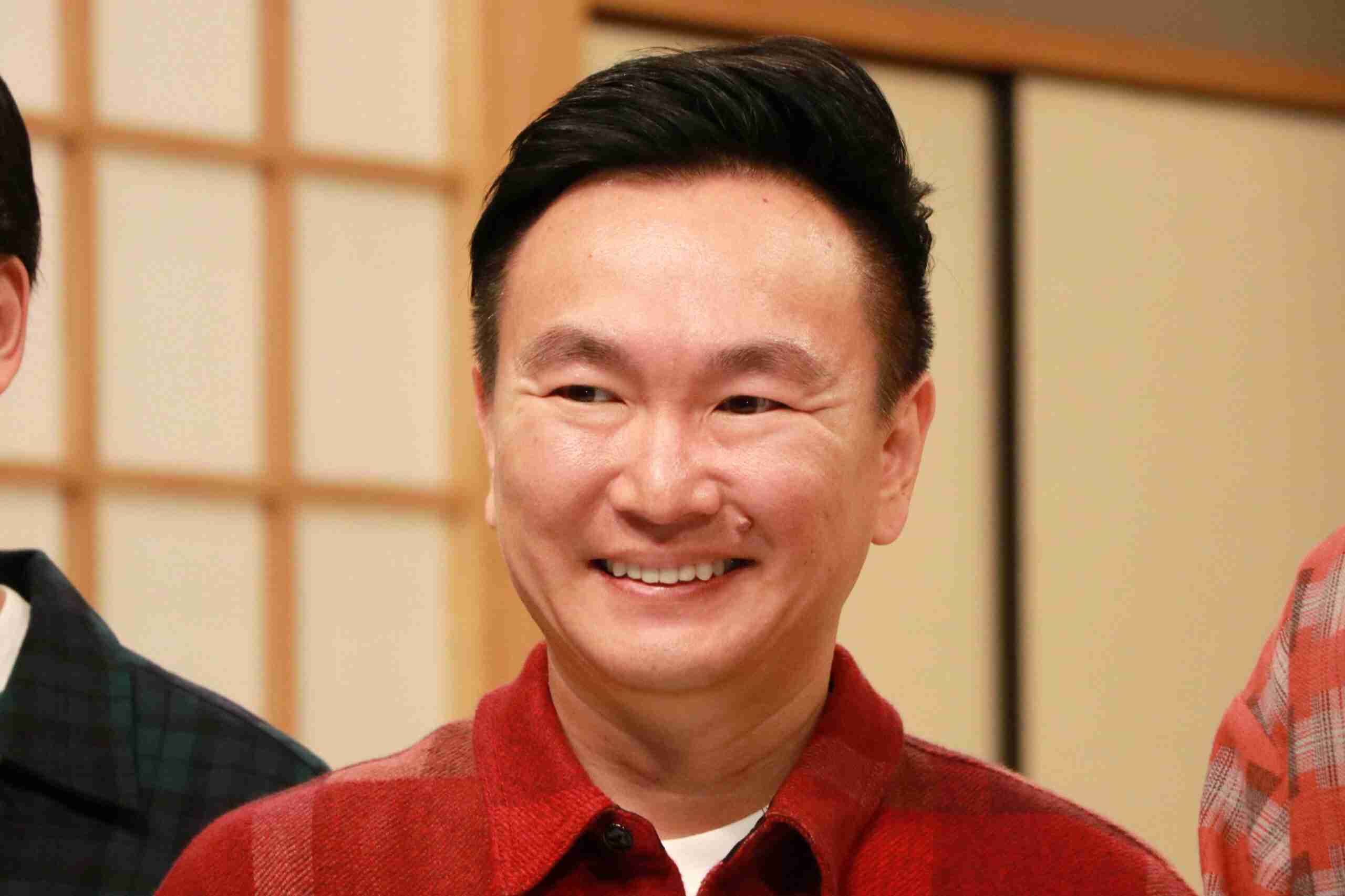 “ベビーカー邪魔”に、かまいたち山内が私見　エレベーターで約4割の親たちが苦悩 – Sirabee