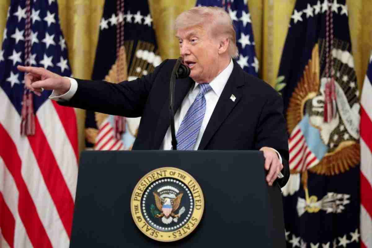 トランプ氏、「世論調査はフェイク」　イラン戦争支持32％との結果受け - CNN.co.jp