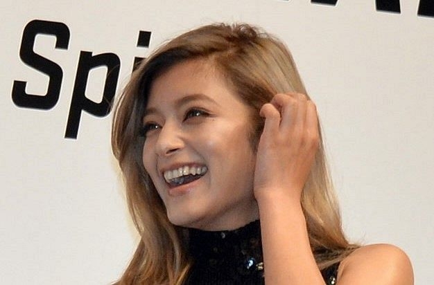 「なんだこのお洒落田植え！」ローラ、”腹チラ”短パン姿の農作業にネット驚き 「見たことない」「日本人より日本人してる」：中日スポーツ・東京中日スポーツ 