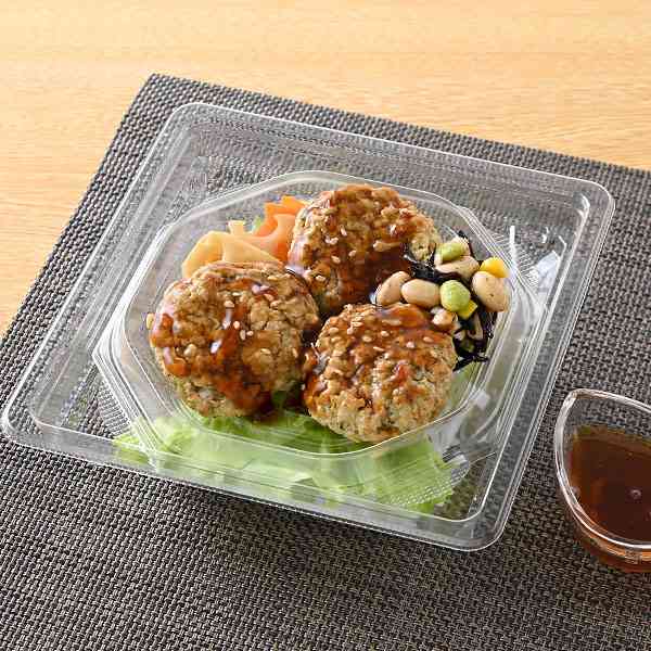 たんぱく質が摂れる！しそ入り鶏つくねのサラダ	｜商品情報｜ファミリーマート