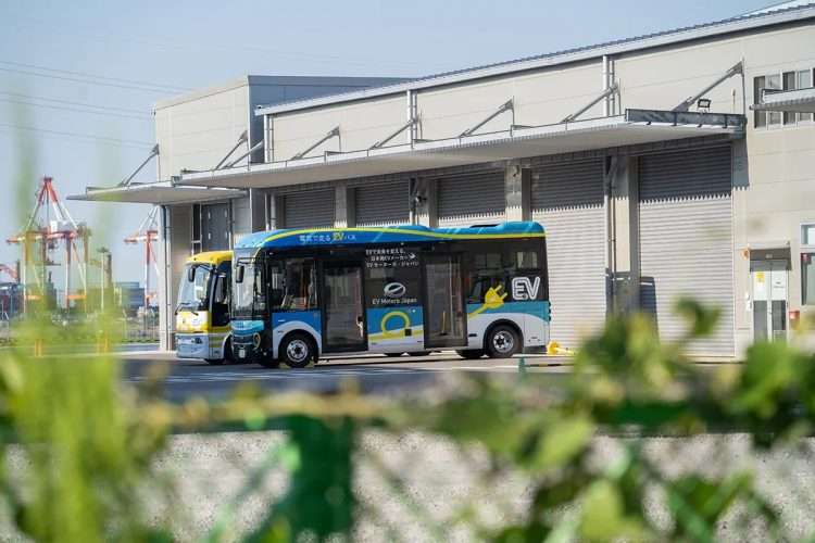 《実態は中国製》事故多発で倒産のEVバスは、なぜ万博に採用されたのか　きっかけは西村康稔・元経産相の「奨励」、“国産”のお墨付きを与える要素となった巨大工場の今（NEWSポストセブン） - Yahoo!ニュース