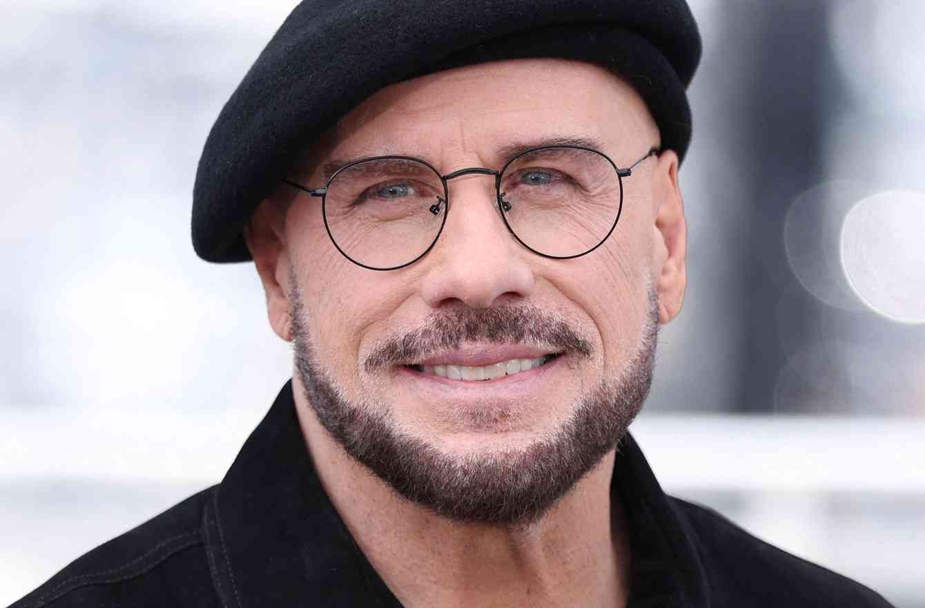 カンヌの「若返りすぎたジョン・トラボルタ」にSNS騒然！72歳には見えない外見に美容整形の噂も | 海外セレブウォッチャーさかいもゆるの　セレブ胸キュン☆通信 | mi-mollet（ミモレ） | 明日の私へ、小さな一歩！