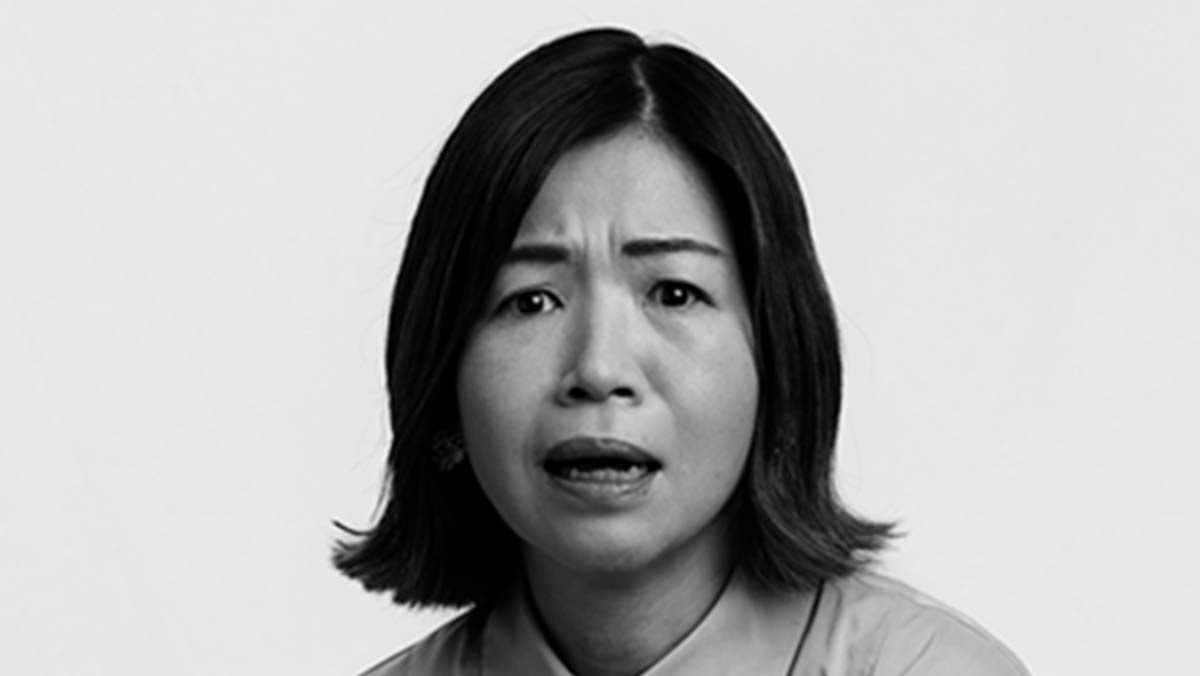 画像・写真｜大久保佳代子「歩道の10cmの縁石で〈下駄ばき骨折〉し、松葉杖に。更年期で不安が増し、部屋も汚れて悲しくなったけれど」 縁石に気づかず足をとられ……｜芸能｜婦人公論.jp