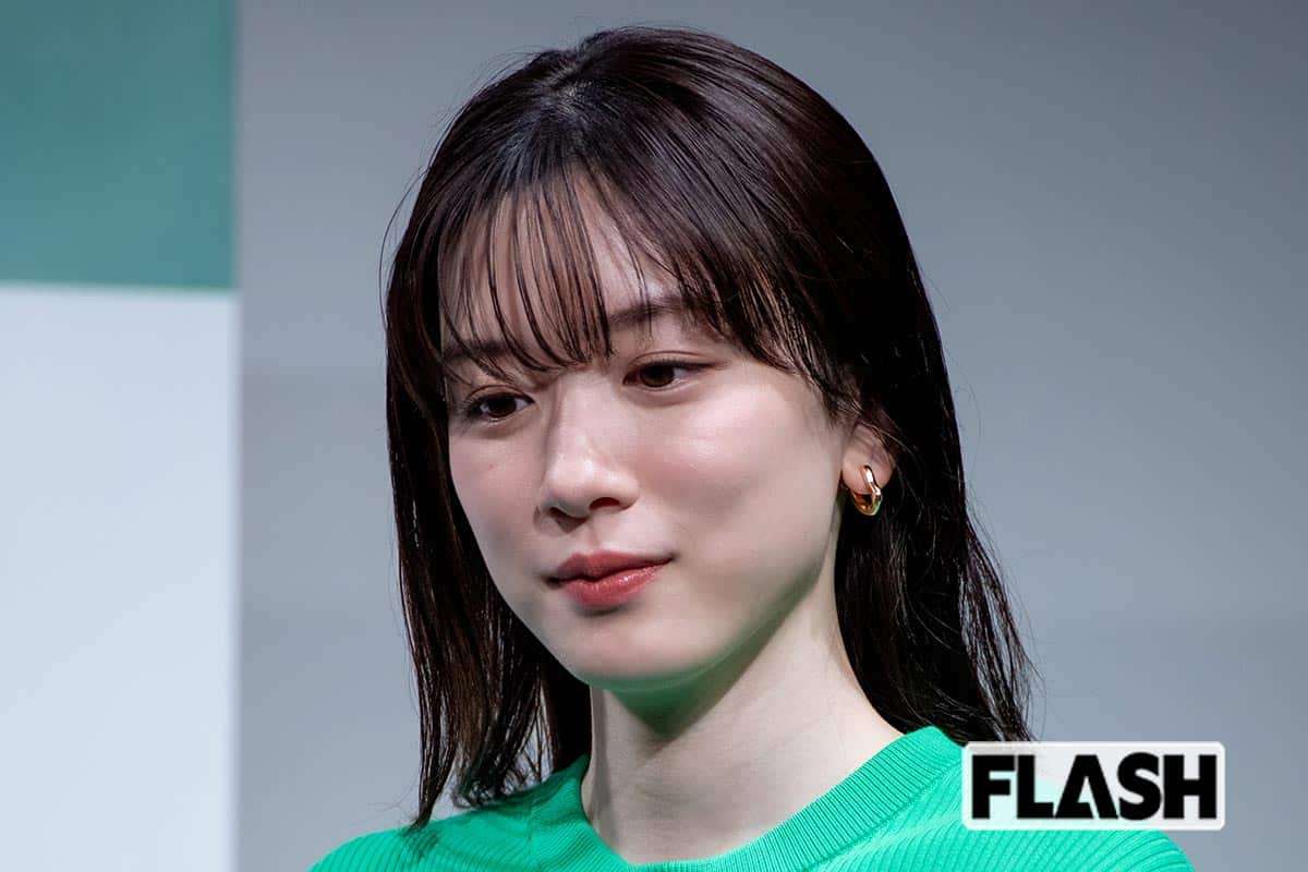 永野芽郁、フォトブックの“限定グッズ”発売決定…復帰模索のなか尾を引く「不倫報道」交流イベント開催で“アイドル化”加速 | Smart FLASH/スマフラ[光文社週刊誌]
