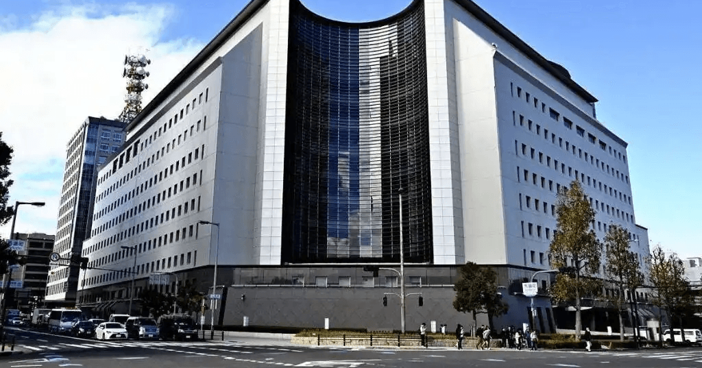 現場には違法薬物とみられる多数の粉末…１７０人態勢でビルを捜索した大阪府警、ベトナム国籍の男女７人を不法残留疑いで逮捕 (読売新聞)