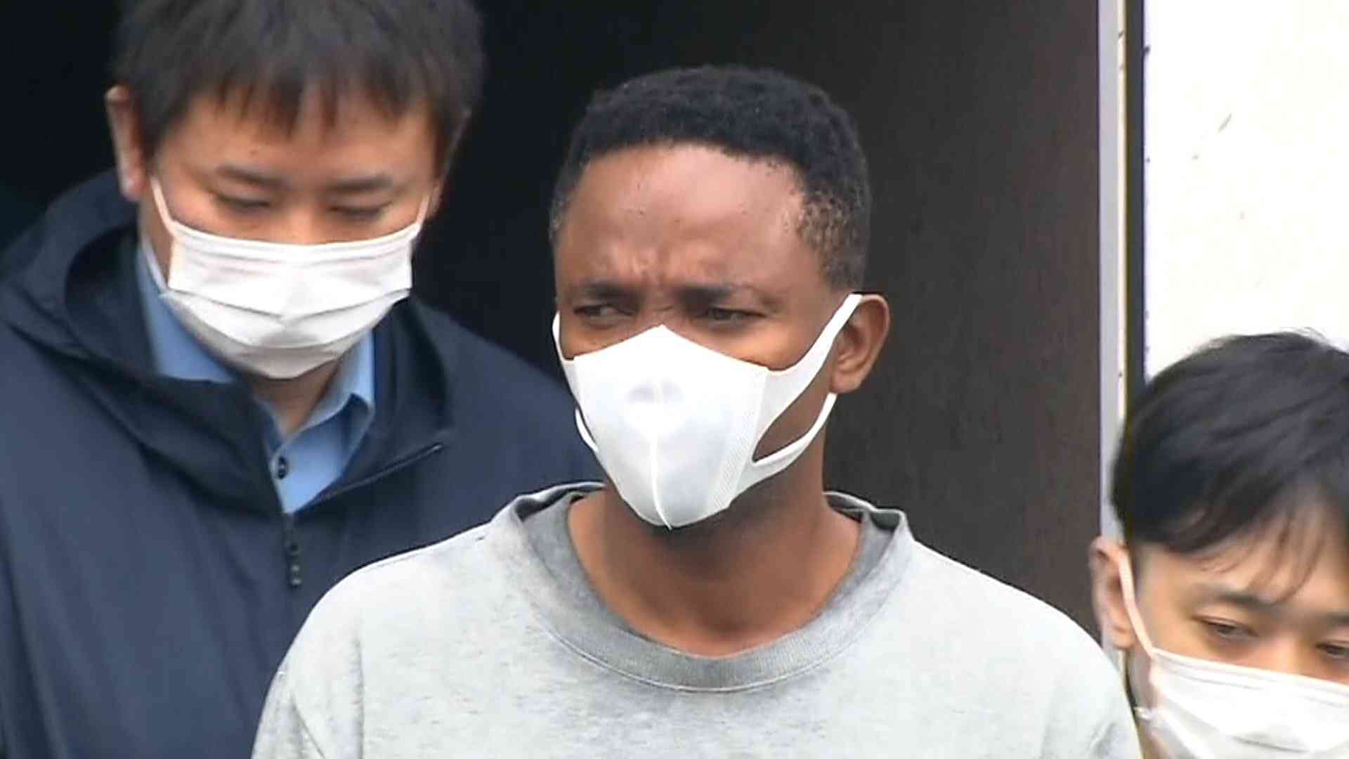 盗難車など2台を虚偽申請で不正輸出図る　横浜税関で厚木市で盗まれた車と発覚　ナイジェリア人の男4人逮捕（FNNプライムオンライン（フジテレビ系）） - Yahoo!ニュース