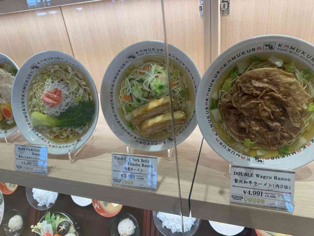 「関空でご飯食べようとして、そっと店を出た」「ラーメン5000円」…あまりにもインバウンド価格すぎて震える国際線の飲食事情、庶民は保安検査場行く前に食べとけ一択か