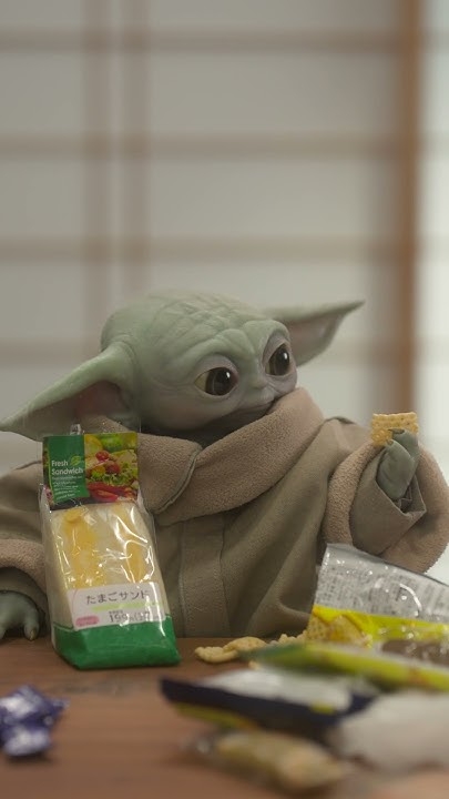人気のたまごサンドは、お菓子よりも気になる❓グローグーと日本のごはん〖たまごサンド〗?｜「#スターウォーズ／#マンダロリアンアンドグローグー」大ヒット上映中！ - YouTube