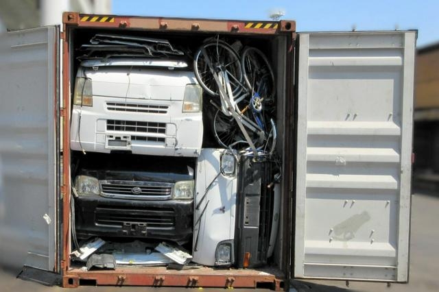 横浜港のコンテナからランクル　偽の申告で盗難車密輸容疑　4人逮捕（朝日新聞） - Yahoo!ニュース
