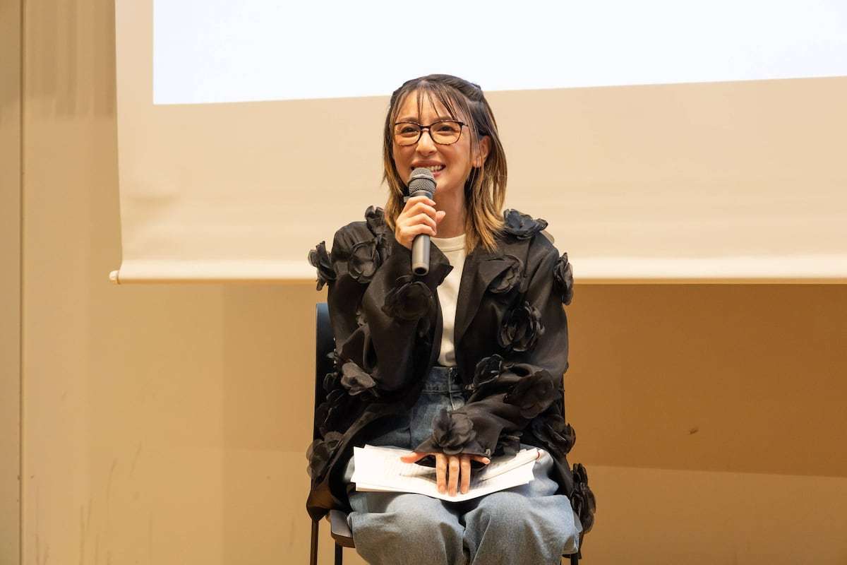 奥菜恵が教壇に立つ 「表現者として生きる―学生時代から母としての現在まで」をテーマに桜美林大で特別講義