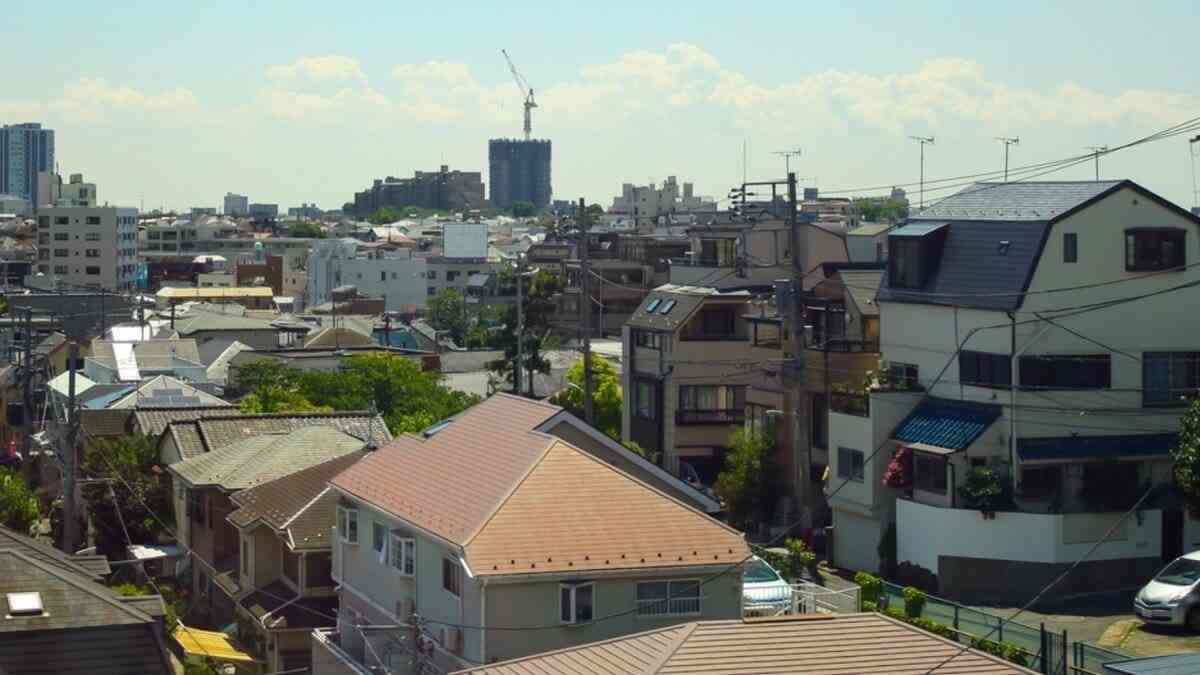 自宅の庭でBBQはマナー違反なのか？「昼ならいいでしょ」「煙や臭いが迷惑」と大激論　弁護士が指摘する“法的リスク”