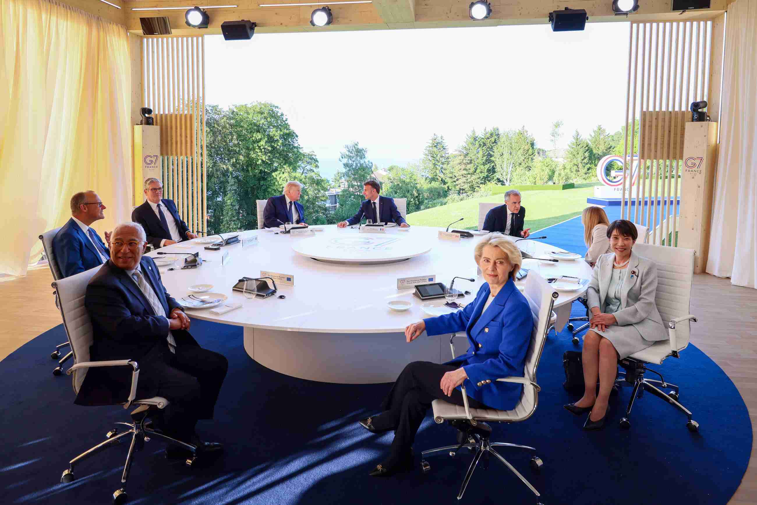 高市早苗首相、G7での「孤立」動画拡散　「誰からも相手にされてない」？批判の声も: J-CAST ニュース